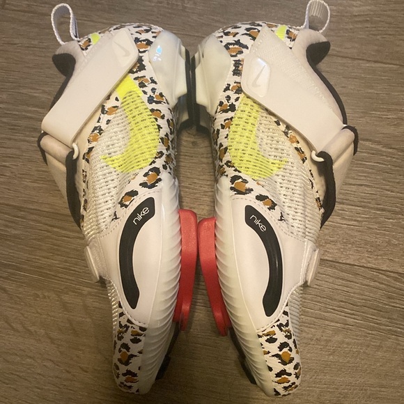 Nike Spin Shoes - Peloton Compatible - Picture 3 of 4